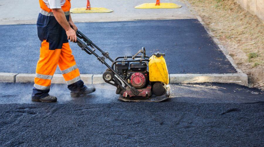Professional gutter cleaning in Holbrook, AZ